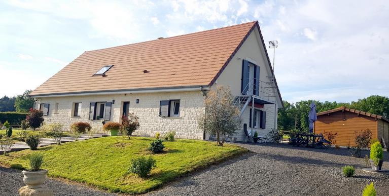 escalier pour accéder à un étage chambres d'hôtes