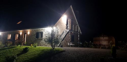 escalier acces chambres d'hôtes  de nuit paray le monial